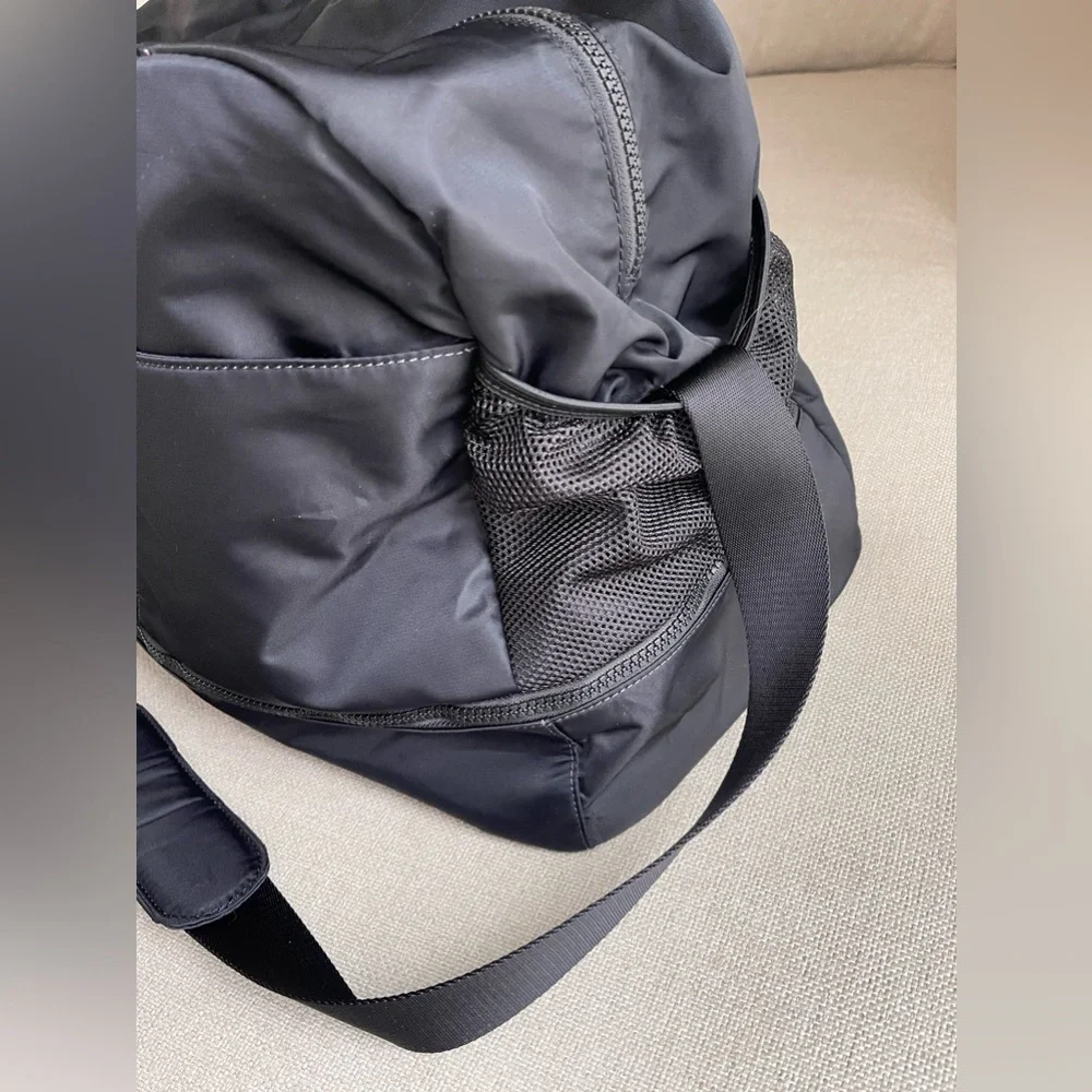 Ivivva By Lululemon Weekend Explorer Duffel Dance/Gym Bag In Black/Pink Interior